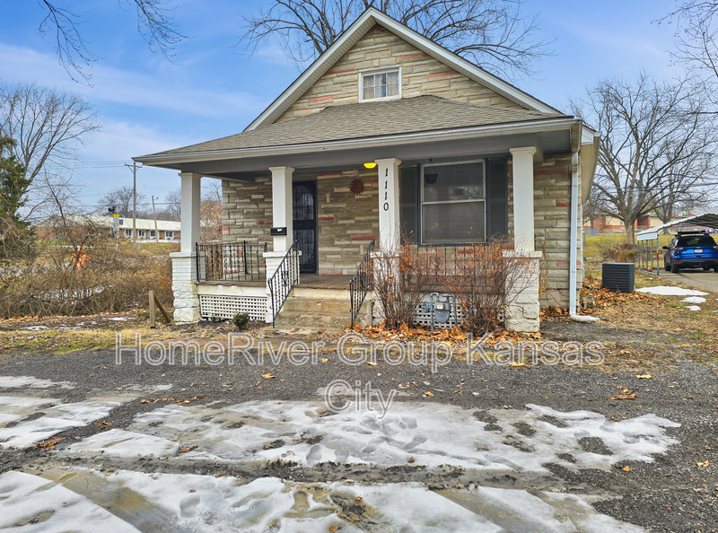 1110 E Gudgell Ave in Independence, MO - Building Photo