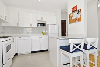 00905 in Vancouver, BC - Building Photo - Building Photo