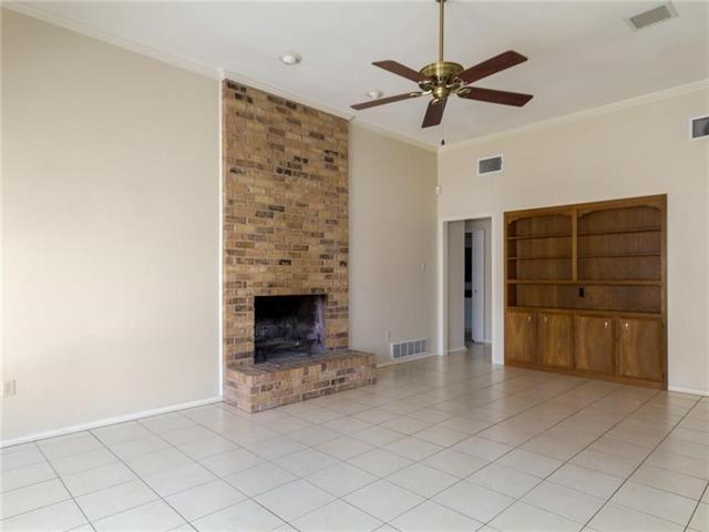 4855 Ledgestone Ct in Fort Worth, TX - Foto de edificio - Building Photo