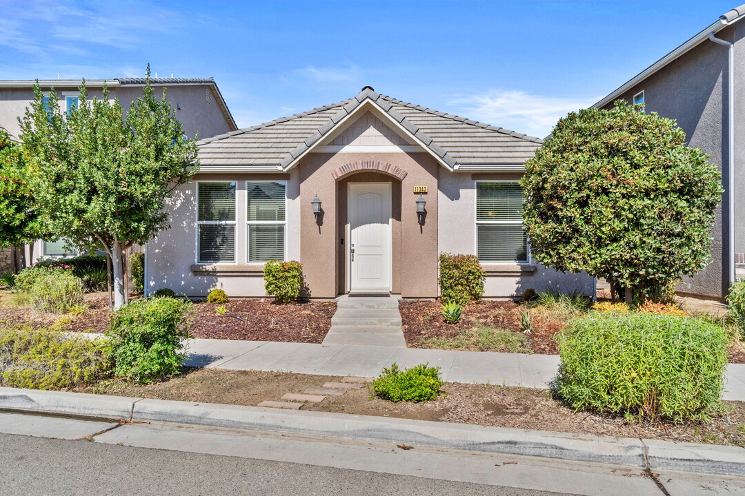 11343 North Garden Sage Avenue in Fresno, CA - Building Photo