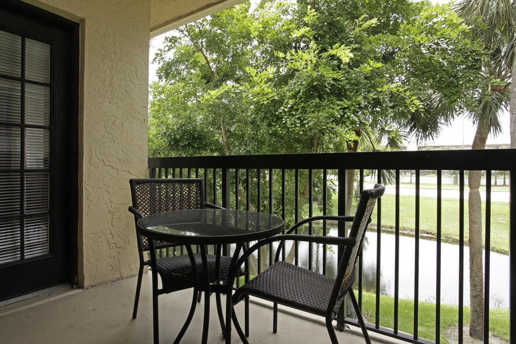 Cypress Shores Apartments in Coconut Creek, FL