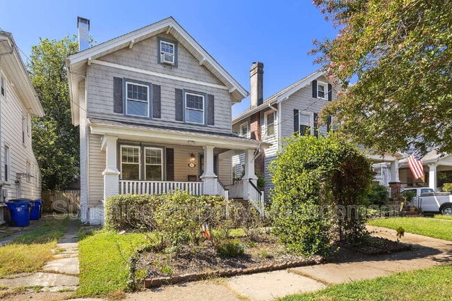property at 613 Pennsylvania Ave