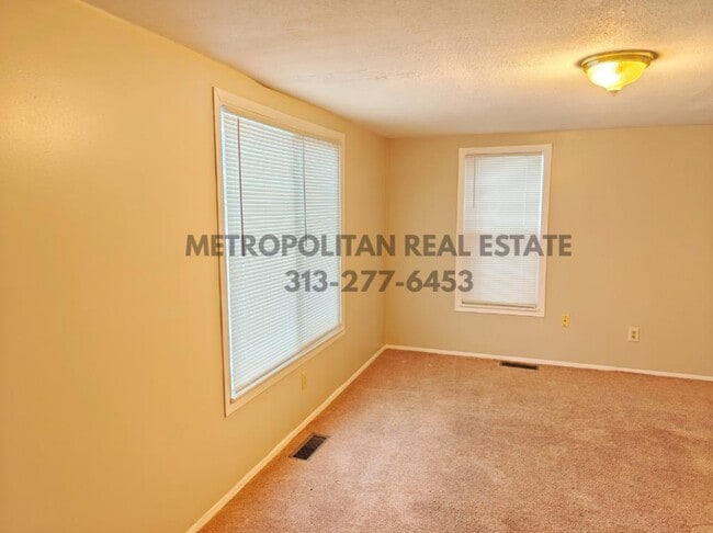 34639 Brush St in Wayne, MI - Building Photo - Building Photo