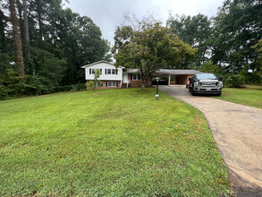 1809 Pinedale Dr in Raleigh, NC - Foto de edificio - Building Photo