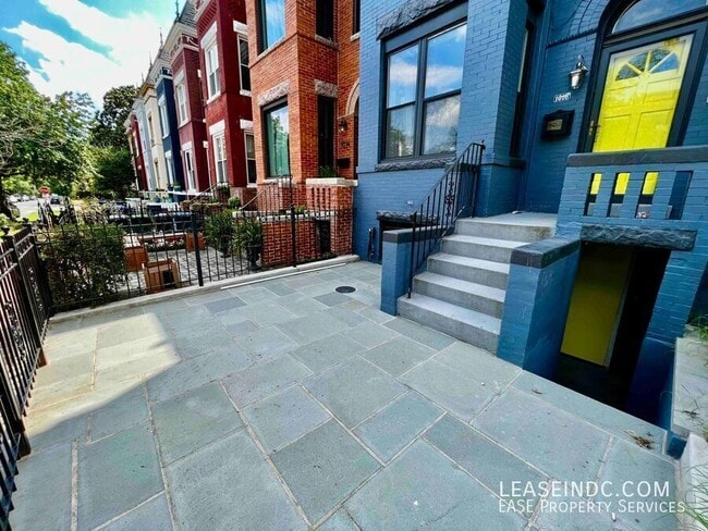 1016 11th St NE in Washington, DC - Building Photo - Building Photo