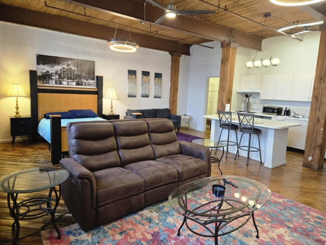 226 Mt Elliott St in Detroit, MI - Building Photo - Building Photo