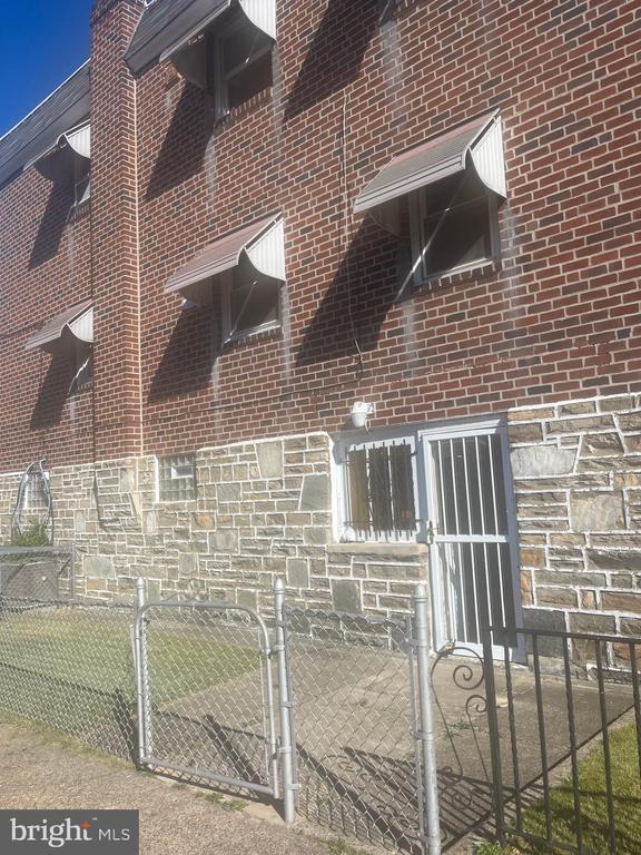 property at 1113 E Hunting Park Ave
