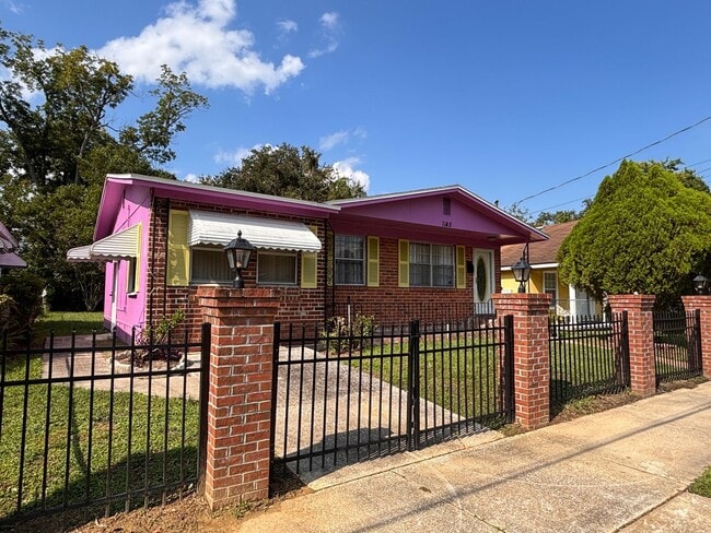 property at 1145 W 31st St