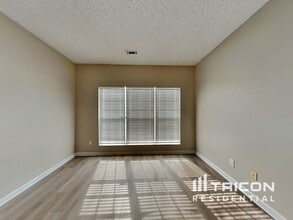 5090 Oakley Commons Blvd in Union City, GA - Building Photo - Building Photo