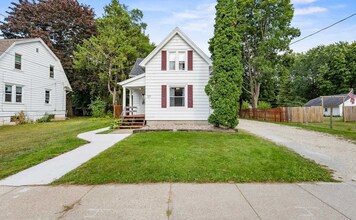 717 4th St in De Pere, WI - Building Photo - Building Photo
