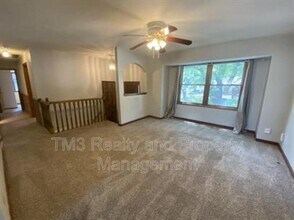 12725 S Raintree Dr in Olathe, KS - Building Photo - Building Photo