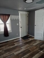 1104 Oak St, Unit 2 in Wisconsin Dells, WI - Building Photo