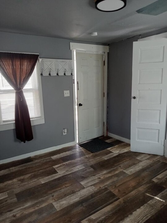 1104 Oak St, Unit 2 in Wisconsin Dells, WI - Building Photo