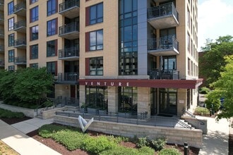 Venture in Madison, WI - Building Photo - Building Photo