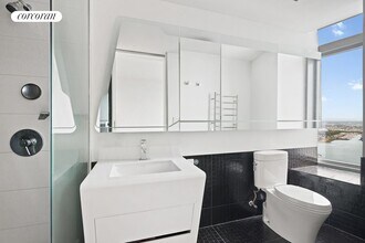 123 Washington St in New York, NY - Building Photo - Building Photo