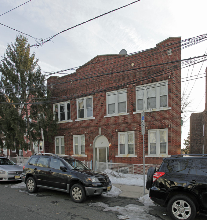 57 Clarke Ave in Jersey City, NJ - Foto de edificio