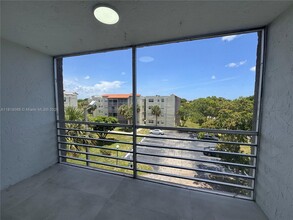 1820 SW 81st Ave in North Lauderdale, FL - Building Photo - Building Photo