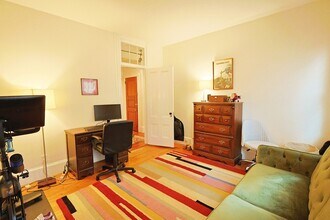 8 Perry St, Unit 1 in Brookline, MA - Building Photo - Building Photo