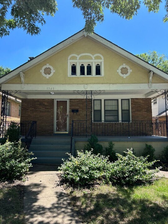 5345 Charlotte St in Kansas City, MO - Building Photo