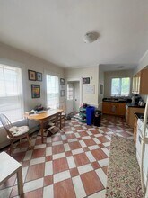 82 Holland St, Unit 1 in Somerville, MA - Building Photo - Building Photo