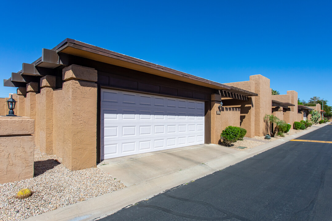 6507 N La Paloma Oeste in Phoenix, AZ - Building Photo