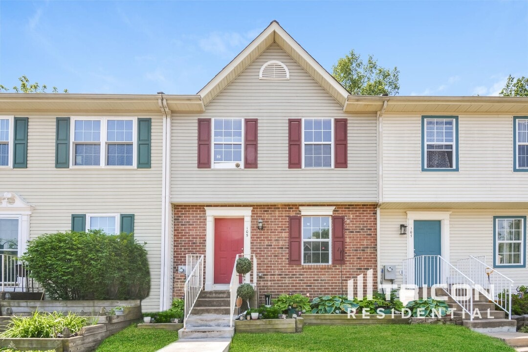 105 Stafford Mews Ln in Stafford, VA - Building Photo