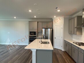 605 Emerald Bay Cir in Raleigh, NC - Building Photo - Building Photo