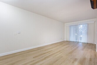 6350 Genesee Ave in San Diego, CA - Building Photo - Building Photo