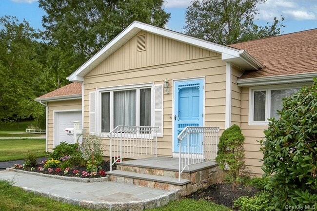 22 Daly Cross Rd in Mt Kisco, NY - Building Photo - Building Photo