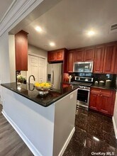 1002 Vista View Dr-Unit -903 in Farmingville, NY - Foto de edificio - Building Photo