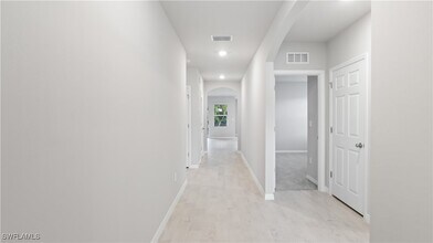 1903 Cape Coral Pkwy W in Cape Coral, FL - Building Photo - Building Photo
