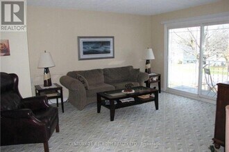 141 Gunn St in Barrie, ON - Building Photo - Building Photo