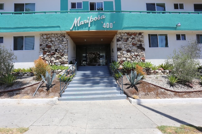 400 S Mariposa Ave in Los Angeles, CA - Building Photo - Building Photo