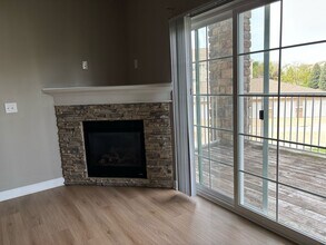 8350 Ep True Pky, Unit Brookview Condos in West Des Moines, IA - Foto de edificio - Building Photo