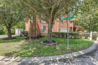 701 Brent Glen Pl in Nashville, TN - Building Photo - Building Photo