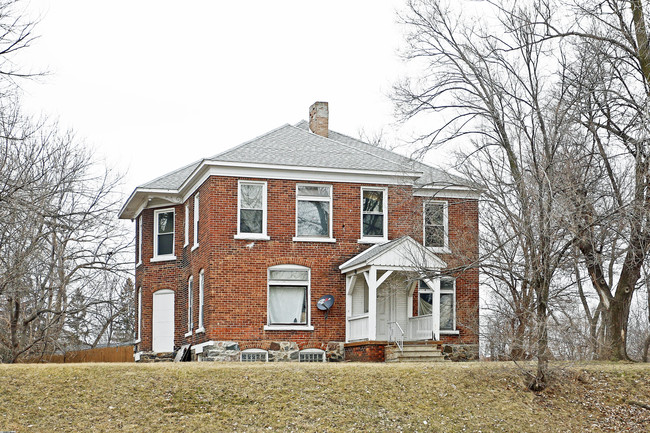 645 Auburn Ave in Pontiac, MI - Foto de edificio - Building Photo