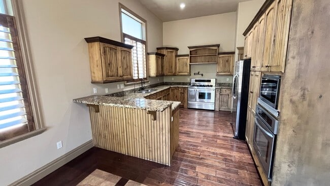 property at 14322 S Fox Creek Dr