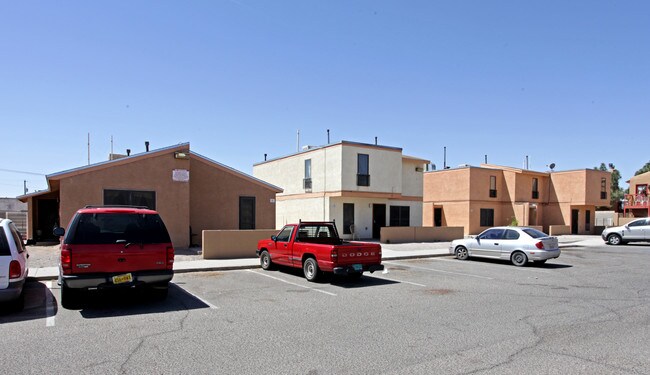 2715 12th St NW in Albuquerque, NM - Building Photo - Building Photo