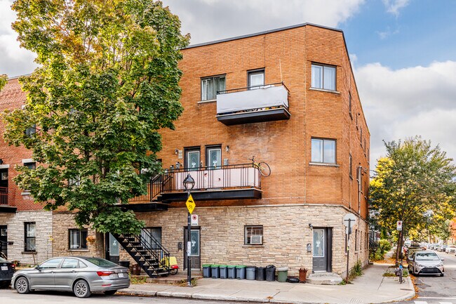 5701 Hadley Rue in Montréal, QC - Building Photo - Building Photo