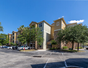 Villa Medici in Jacksonville, FL - Building Photo - Building Photo