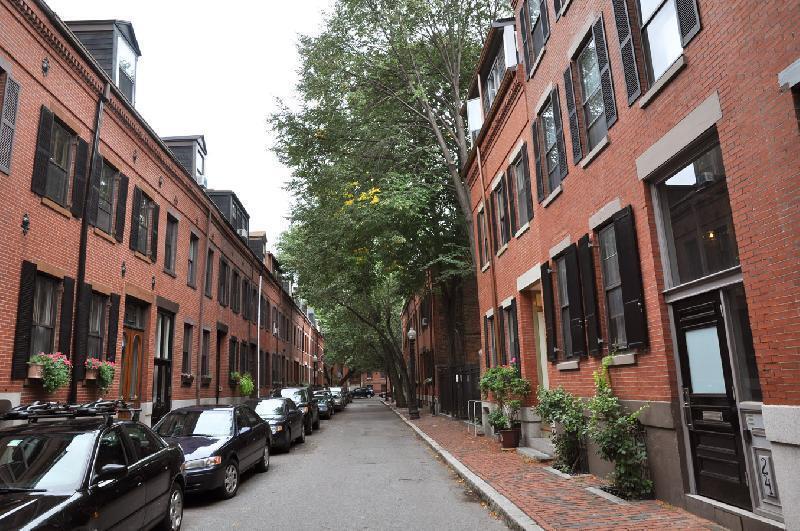 24 Bradford St, Unit 1 in Boston, MA - Building Photo