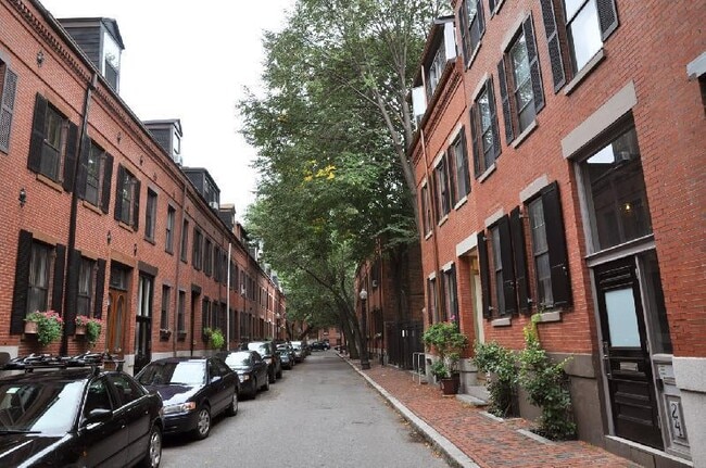 24 Bradford St, Unit 1
