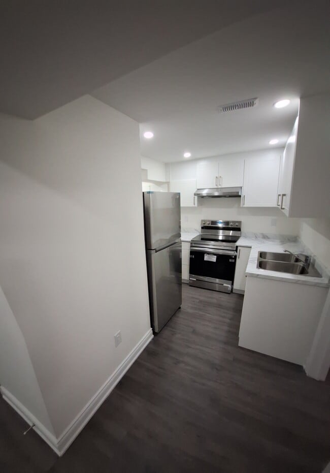 75 Cobriza Cres in Brampton, ON - Building Photo - Building Photo
