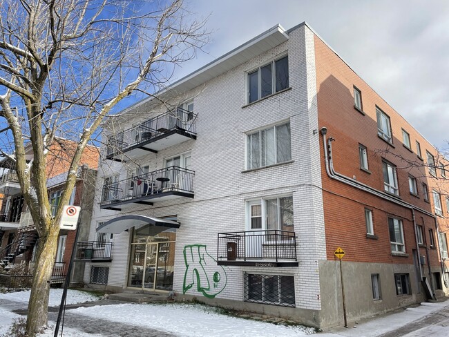 2630 Saint-Zotique Rue E