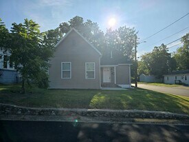 1421 Center St in Owensboro, KY - Building Photo