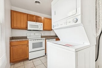 1612 Darren Cir in Portsmouth, VA - Building Photo - Building Photo