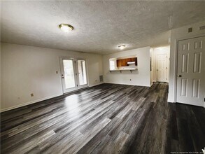 1036 Ancestry Dr in Fayetteville, NC - Foto de edificio - Building Photo