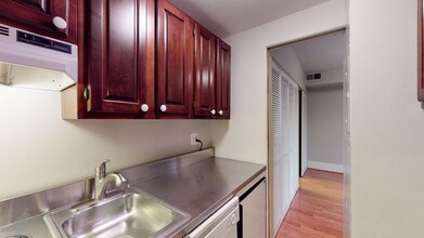 2032 16th St NW in Washington, DC - Building Photo - Building Photo