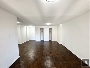 5 AVENUE in New York, NY - Building Photo - Building Photo