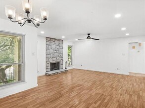 10650 Steppington Dr in Dallas, TX - Building Photo - Building Photo